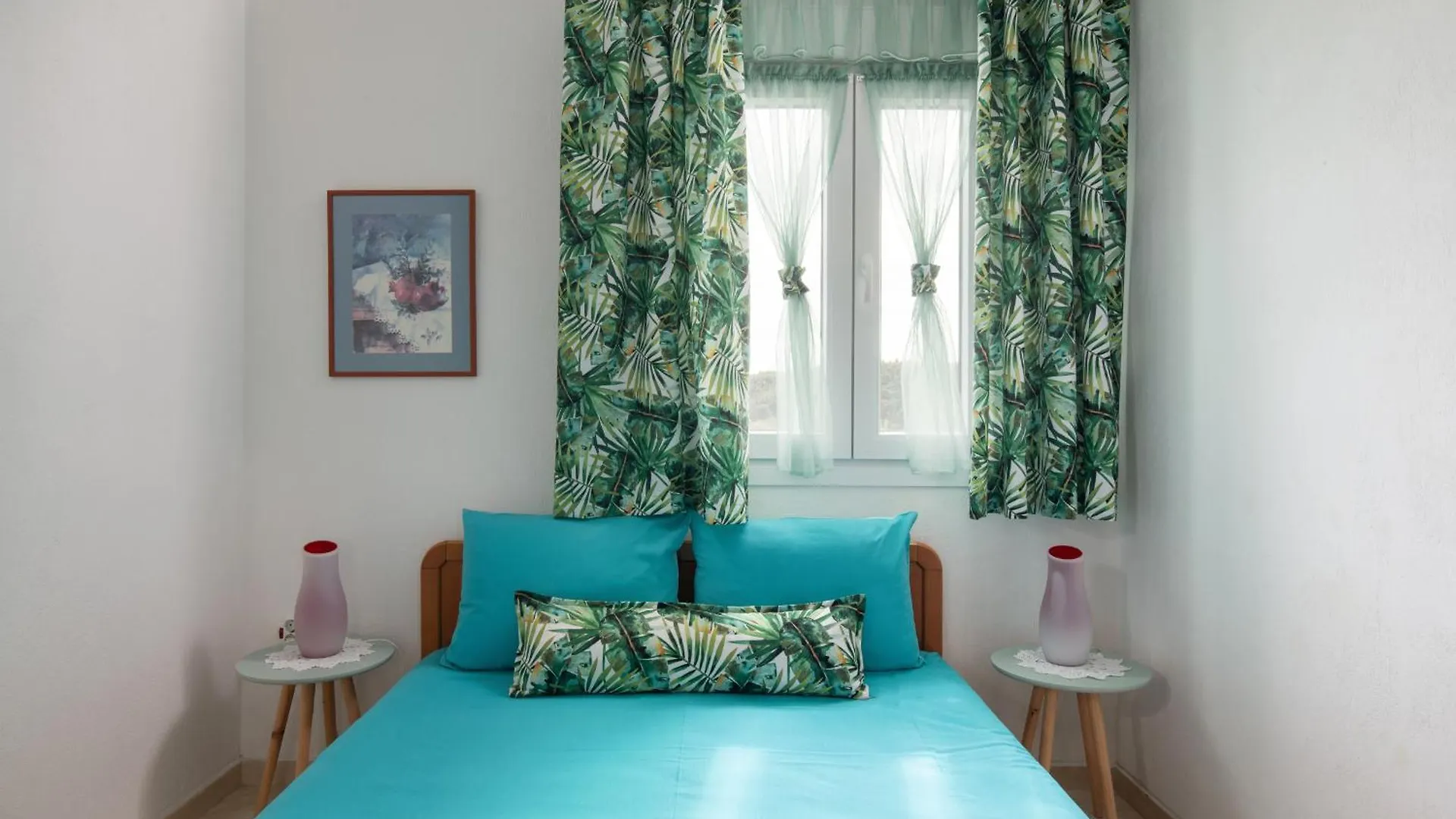 Luxury Apartment Никити 0*,